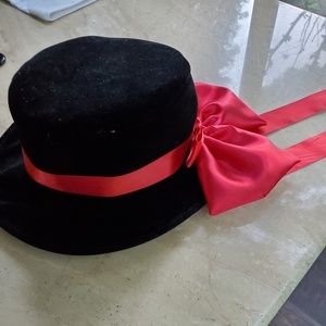 Derby hat